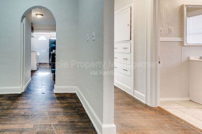 Foto del edificio - 944 East Dr