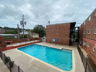 Building Photo - 2990 Rhodes Cir S