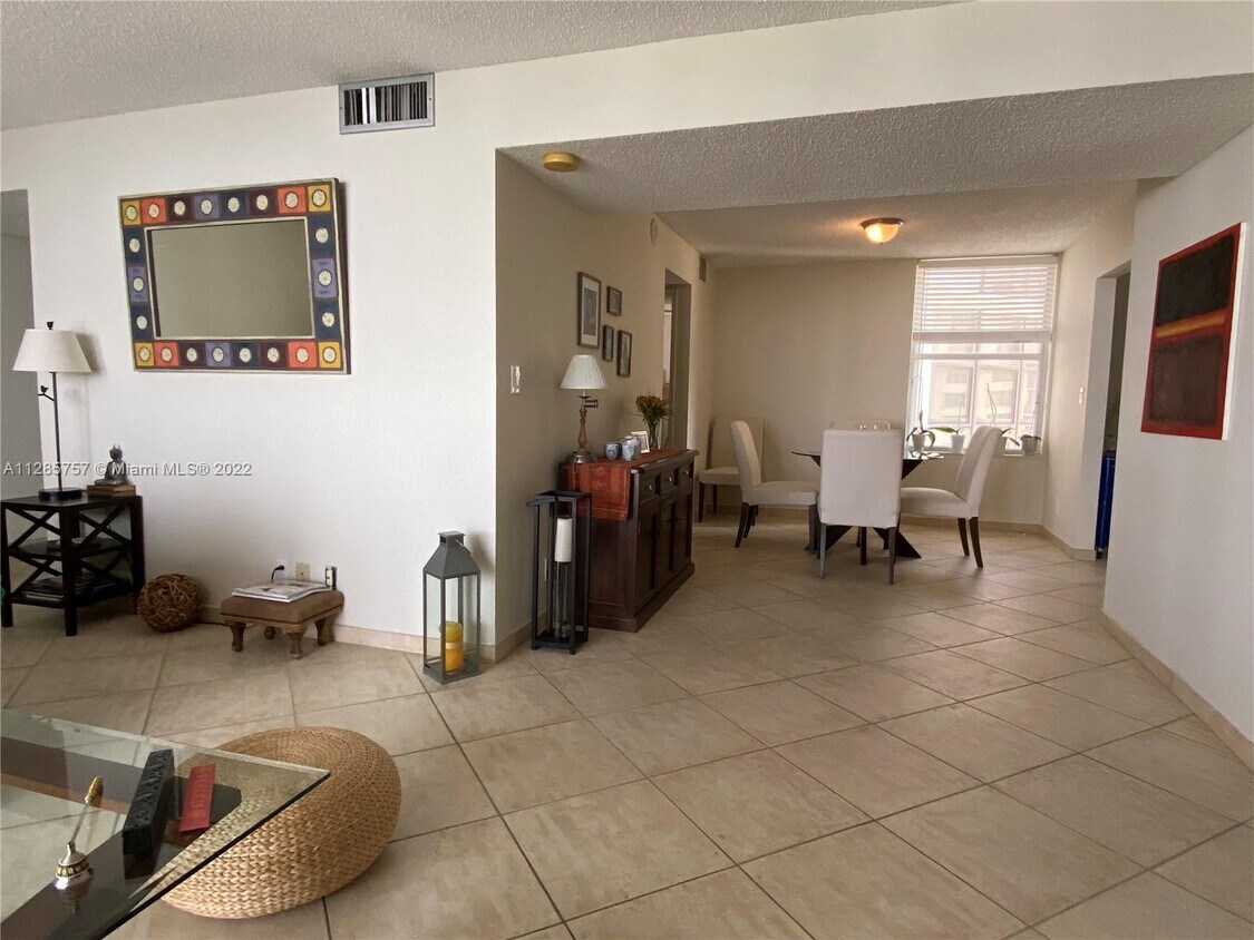 18181 NE 31st Ct Unit 1110, Aventura, FL 33160 Condo for Rent in