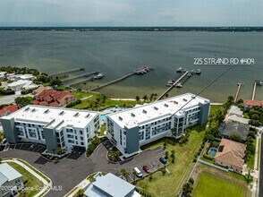 Building Photo - 225 Strand Dr