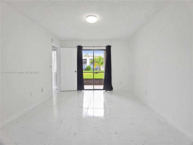 Foto del edificio - 1151 N Liberty Ave