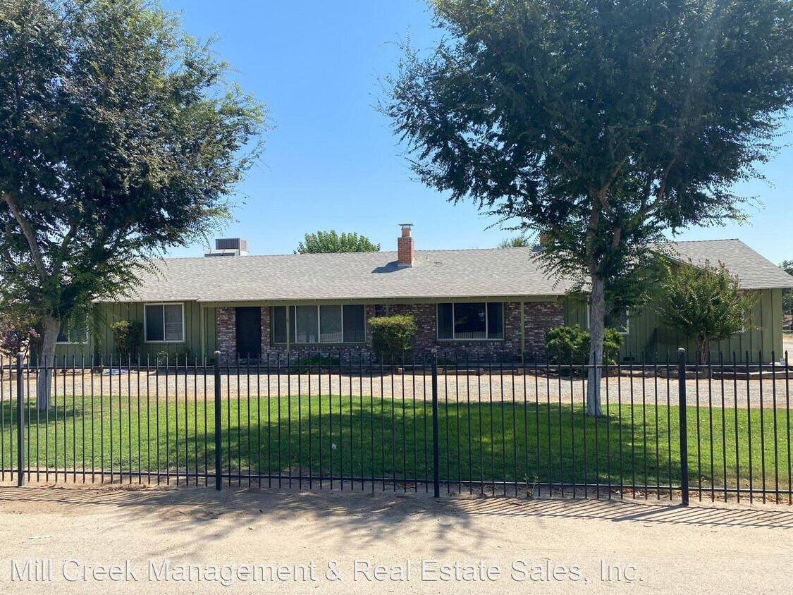 Primary Photo - 3 br, 2 bath House - 38610 Rd 114