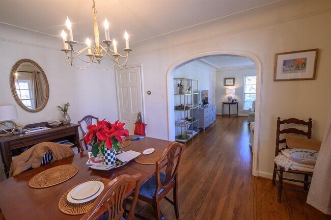 Foto del edificio - 4501 Emerson Ave