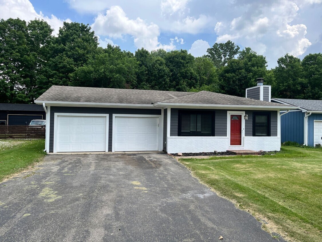 Foto principal - Cozy 3-Bedroom Ranch Near Morse Lake