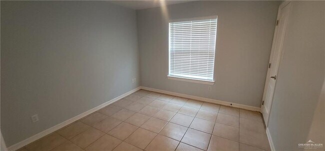 Foto del edificio - 2204 N Dahlia St