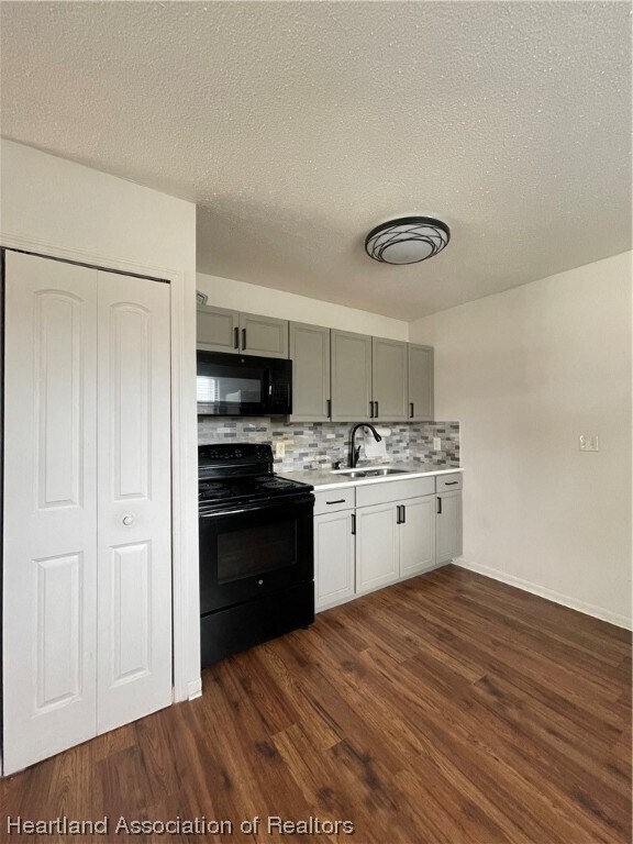 Building Photo - 492 Las Palmas Cir