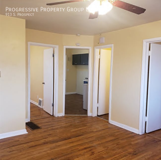 Building Photo - 913 S. Prospect-