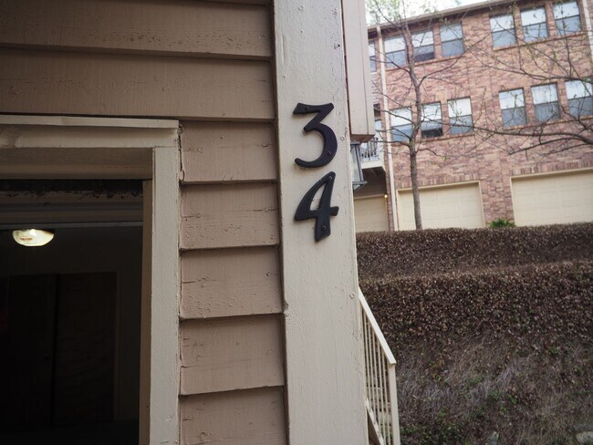Foto del edificio - 3845 Ranch to Market Rd 2222