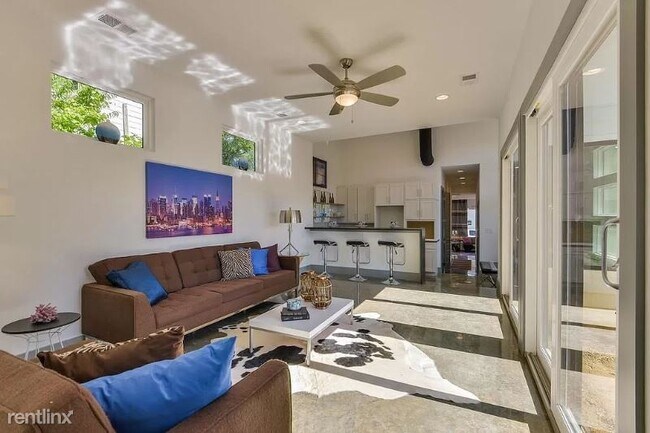 Foto del edificio - 428B Wingrove St