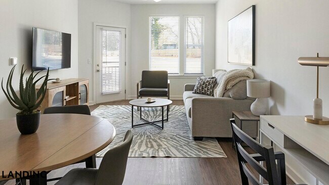 Foto del edificio - 2110 Birkhall St