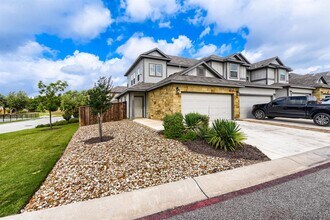 Building Photo - 401 Parkline Dr