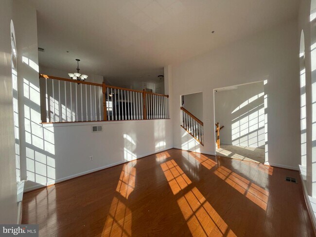 Building Photo - 12302 Open View Ln