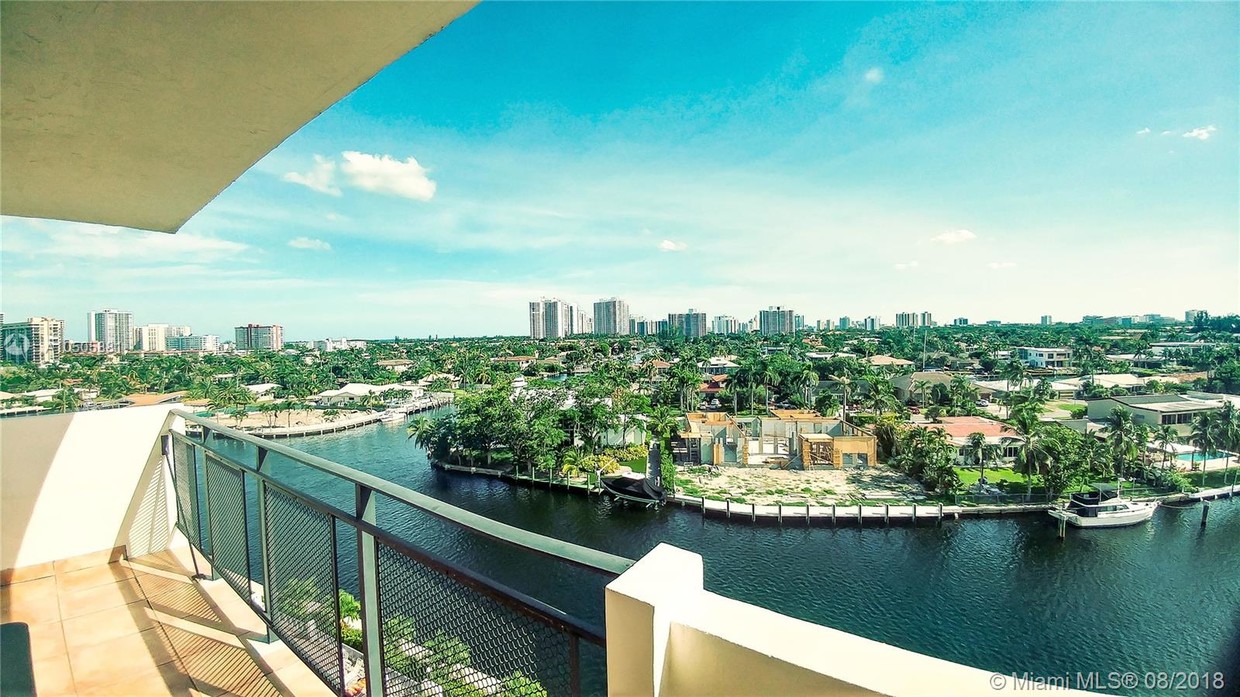 401 Golden Isles Dr Unit 809, Hallandale Beach, FL 33009 Condo for