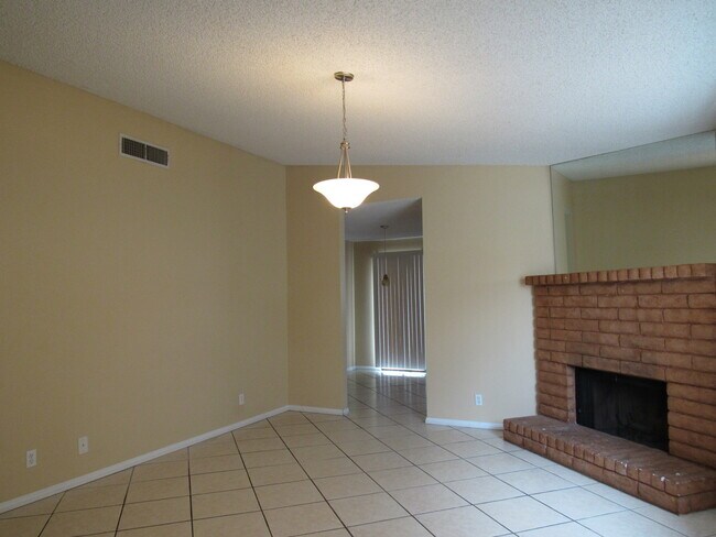 Foto del edificio - Single Story Home with 3 bedrooms