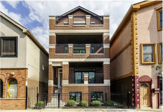 Building Photo - 2612 W Fullerton Ave