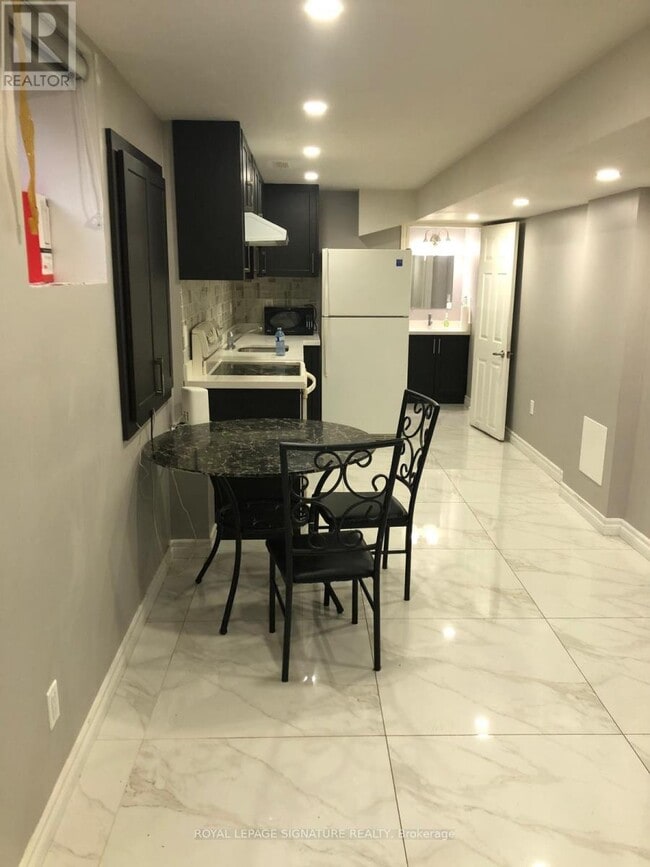 Photo du bâtiment - 57 McCrimmon Dr