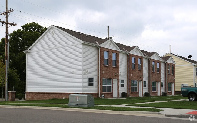 Foto del edificio - Beacon Pointe Townhomes
