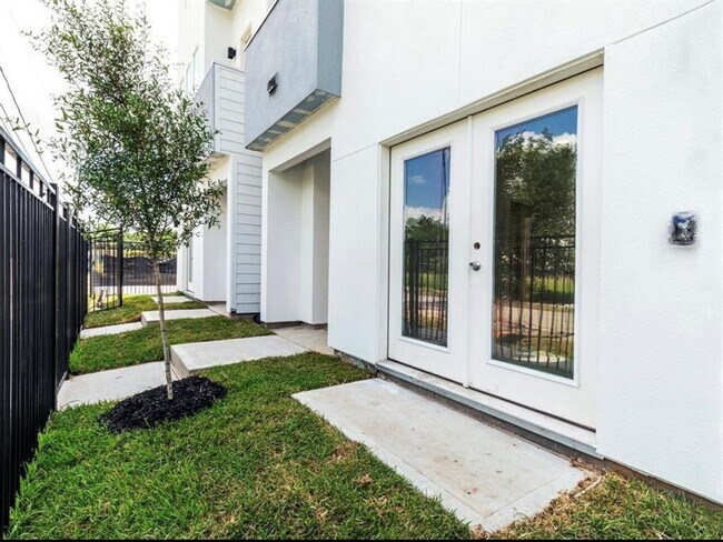 Foto del edificio - 6344 Culberson St