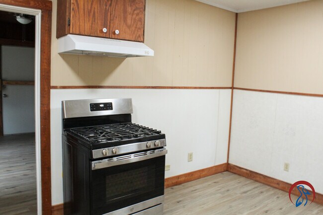 Building Photo - 410 Browning Ave