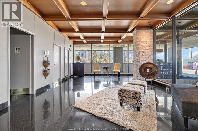 Building Photo - 5125 Riverside Dr E