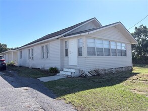 Building Photo - 2320 Crest Dr