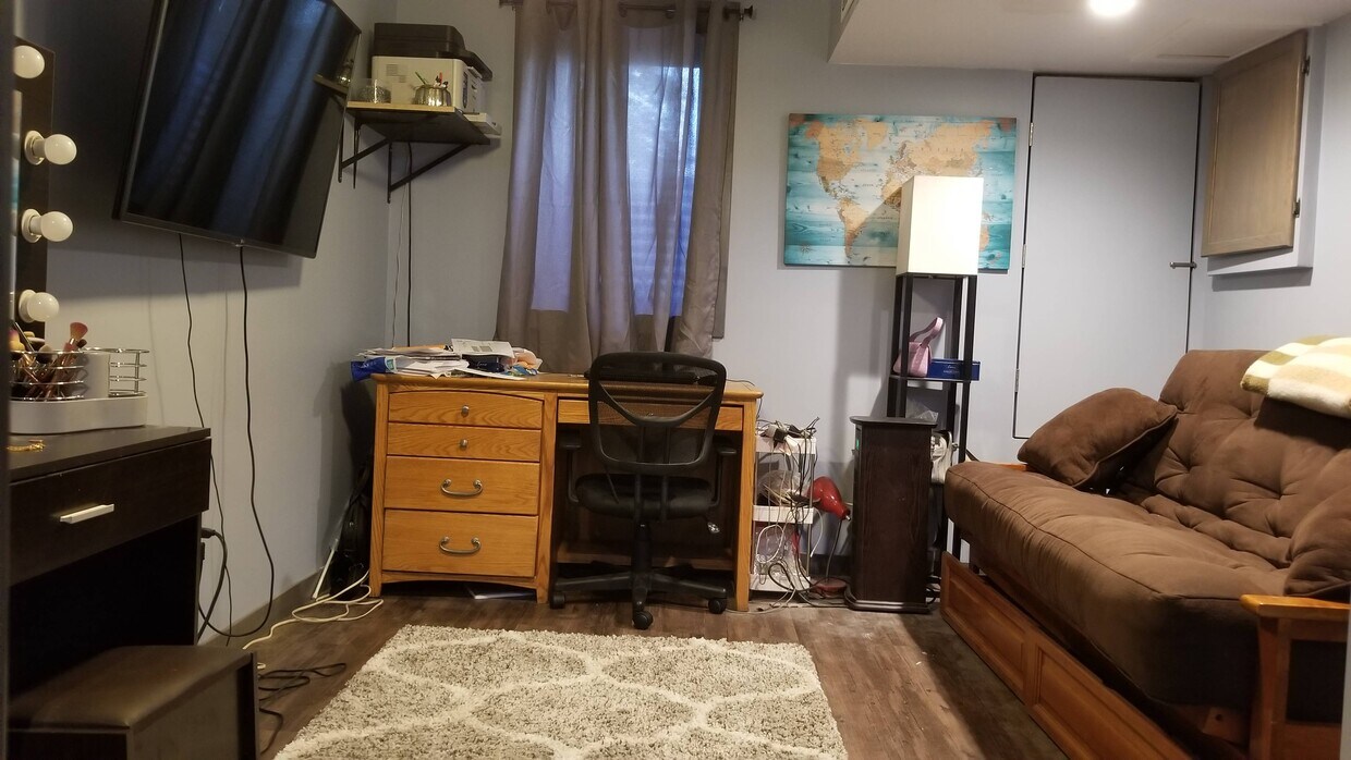 Foto principal - 13405 Arrowhead St NW