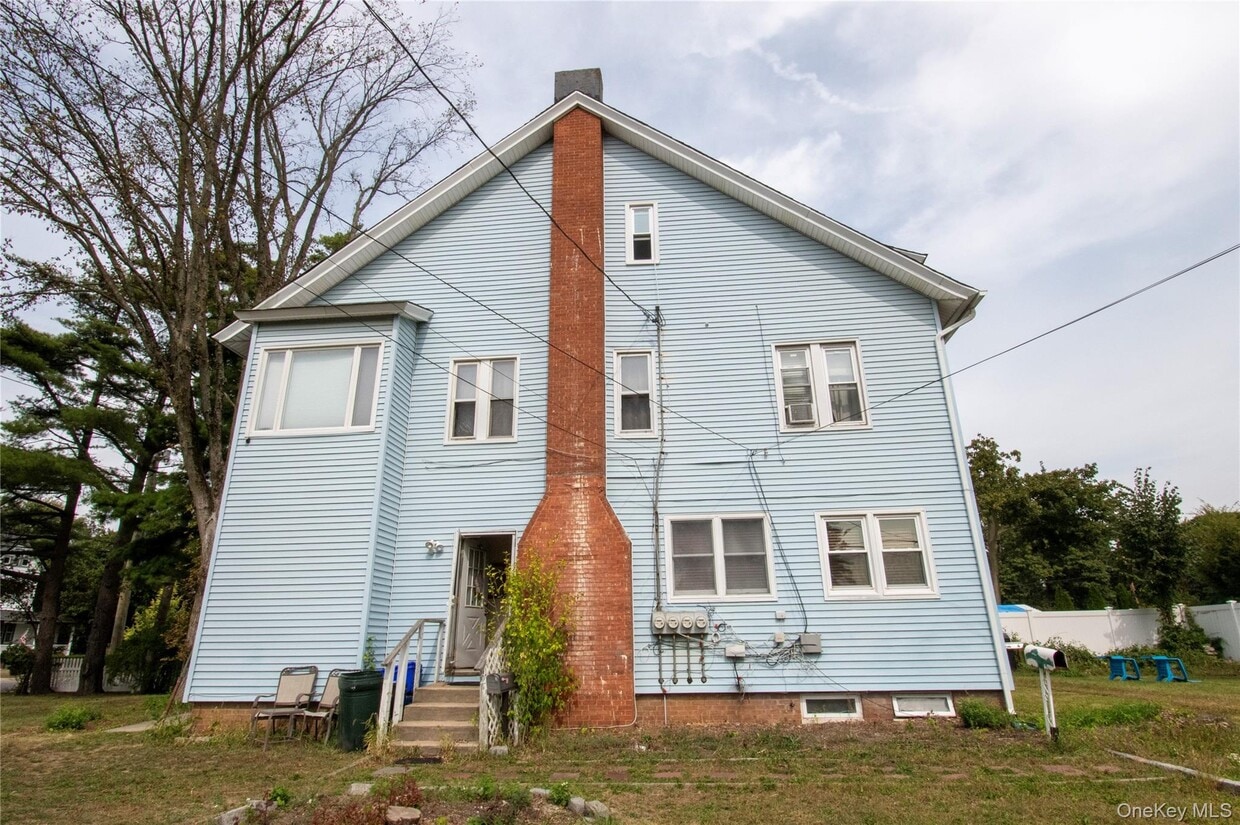 Building Photo - 2799 Grand Ave