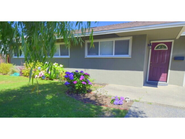 Building Photo - 134 Blackfield Dr