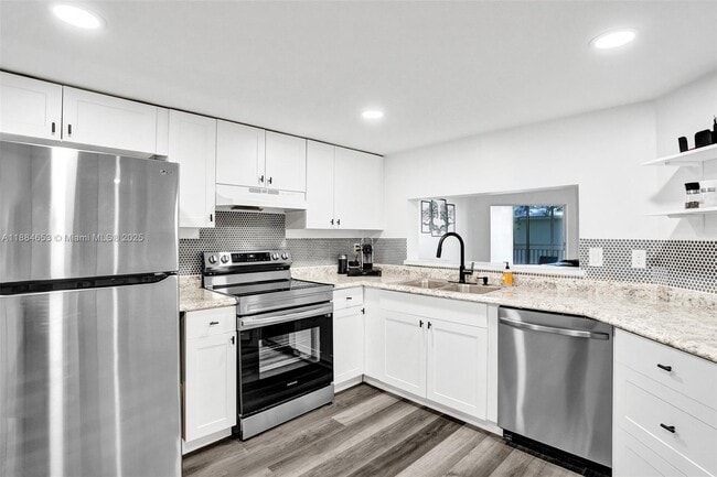 Building Photo - 9901 Westview Dr