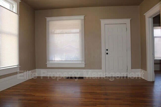 Building Photo - 322 W Routt Ave
