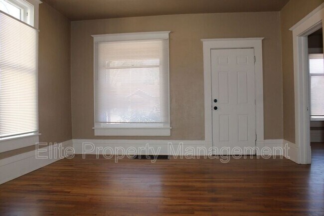 Foto del edificio - 322 W Routt Ave