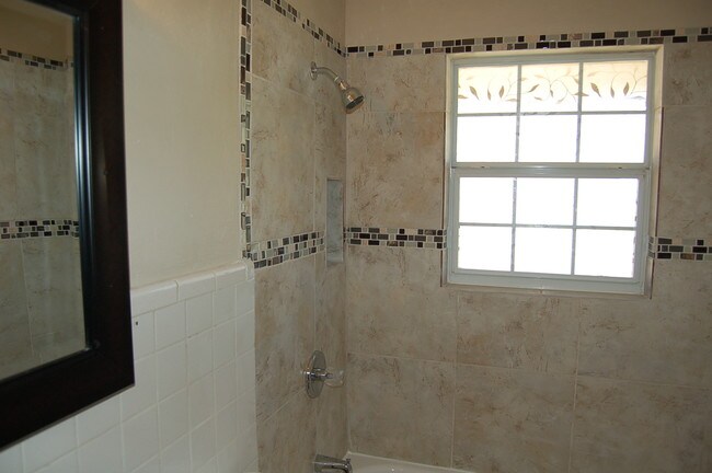 Building Photo - 1014 Glynn Dr