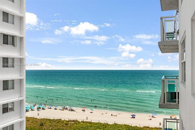 Foto del edificio - 6917 Collins Ave