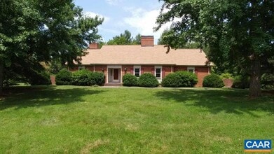 Building Photo - 214 Montvue Dr