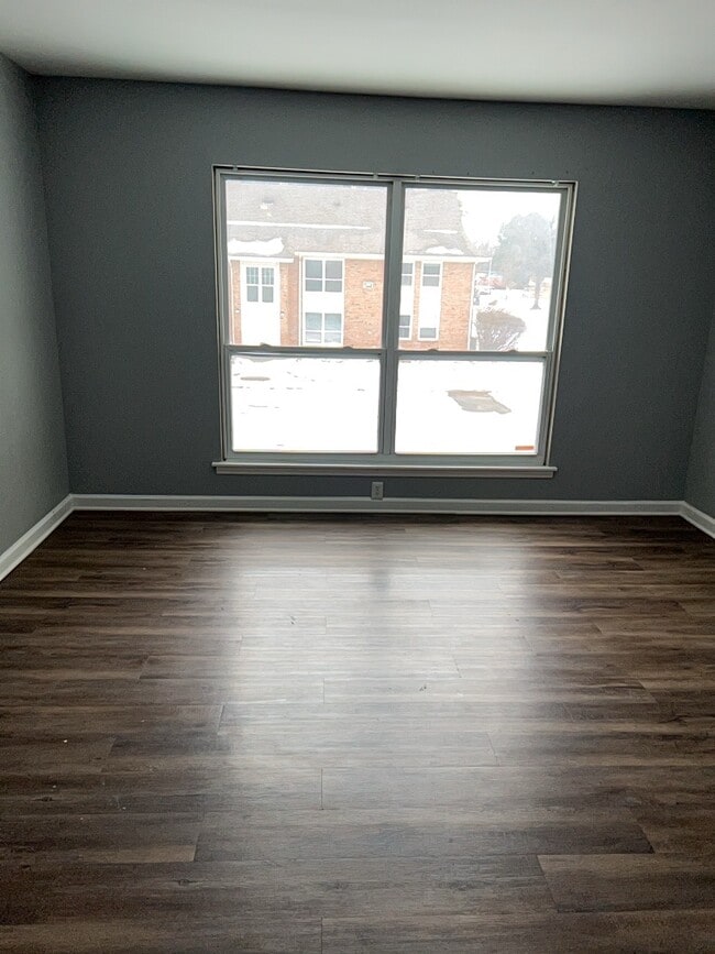 Building Photo - 611 Park Ave