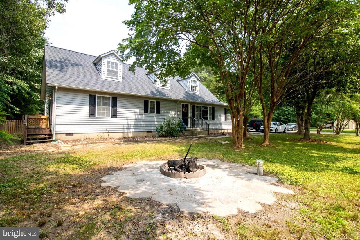 17877 Third St, Tall Timbers, MD 20690 House Rental in Tall Timbers