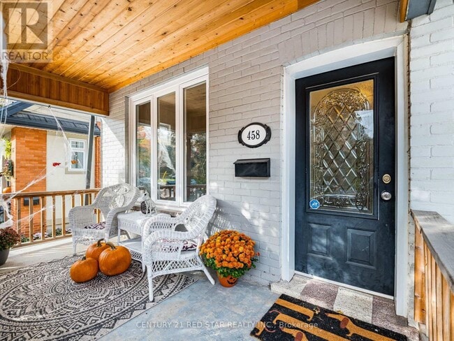 Building Photo - 458 Dundurn St S