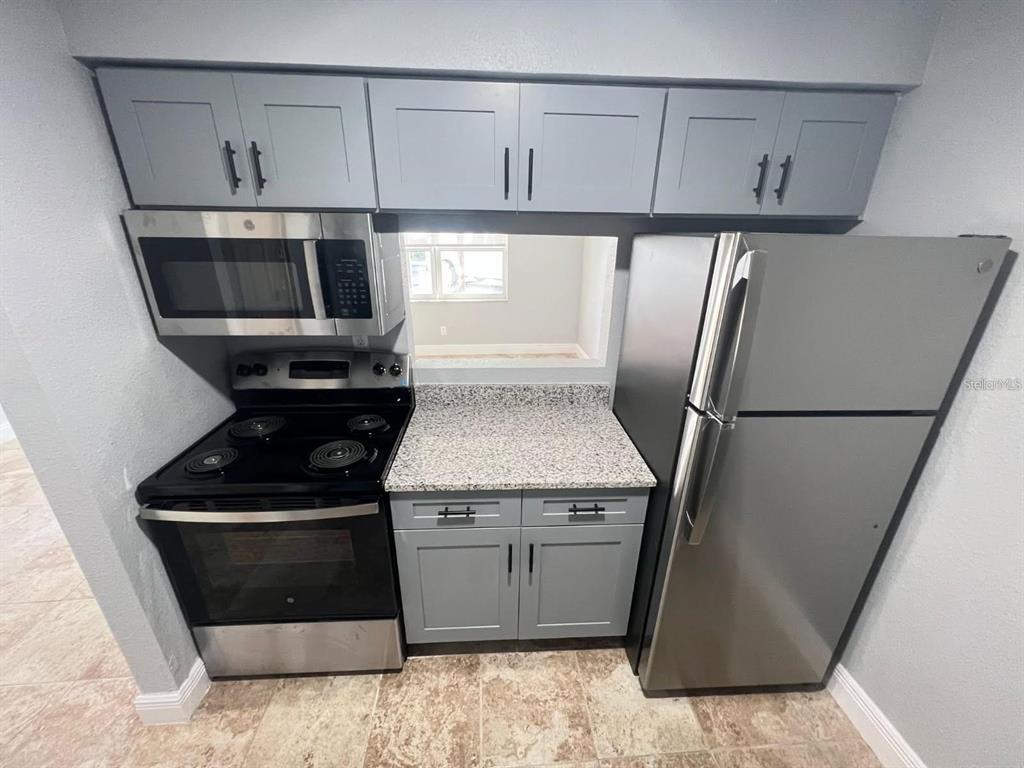 Building Photo - 9205 Tudor Dr