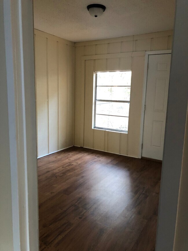 Building Photo - Duplex