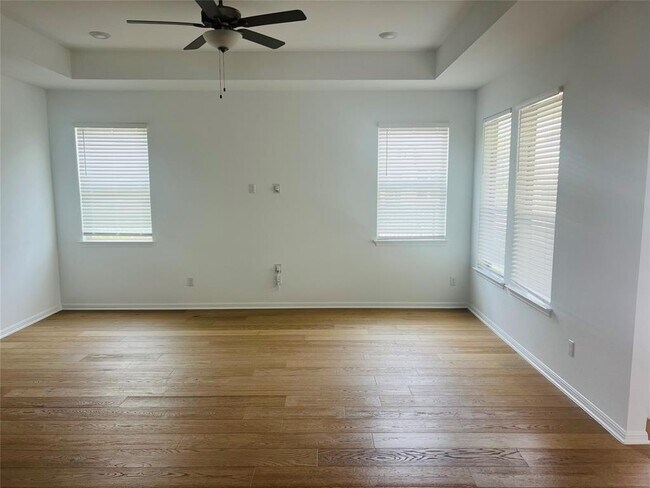 Building Photo - 4500 Modena Bay Bend
