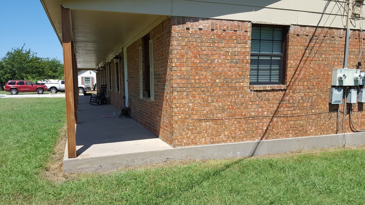 Building Photo - 803 W Bells Blvd