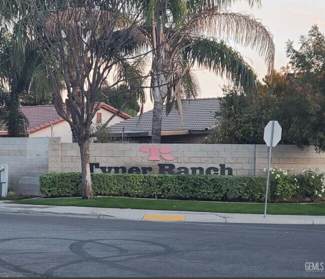 5102 Trabuco Canyon Dr, Bakersfield, CA 93307 House Rental in