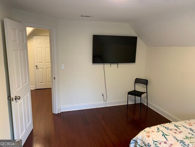 Foto del edificio - 1043 Windsor St SW