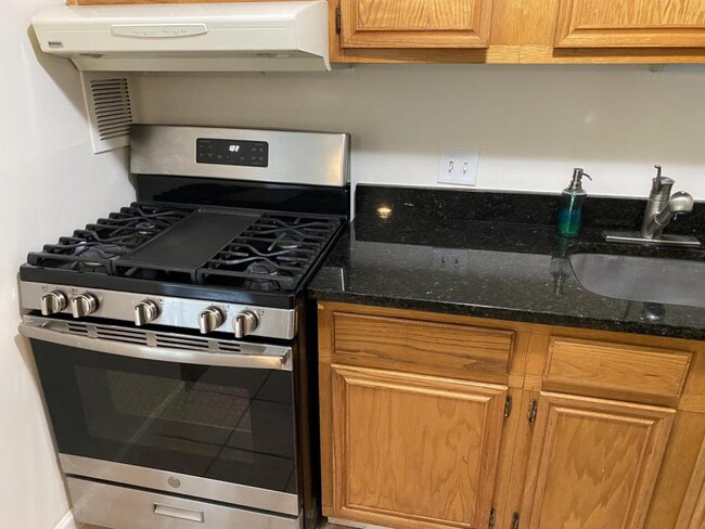 Building Photo - 7529 Spring lake drive Apt # C2