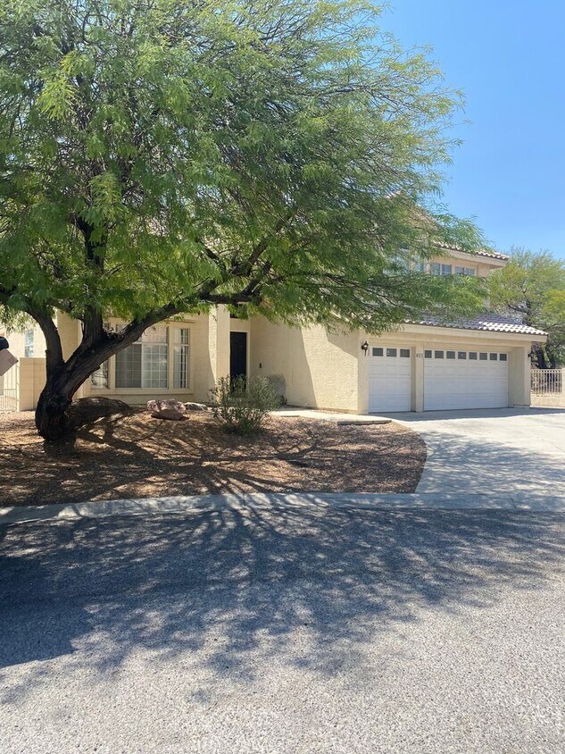 Foto del edificio - 6325 N Juliano Rd