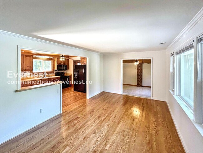 Foto del edificio - 5631 Swan Dr