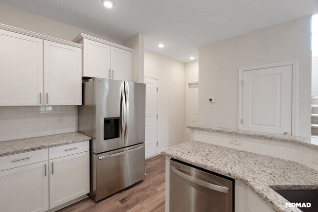 Building Photo - Spacious 3BR Townhome in Durham