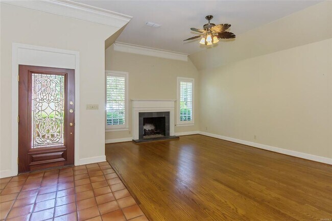 Foto del edificio - 8120 Longneedle Pl