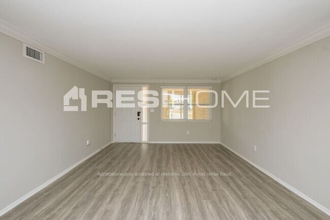 Building Photo - 4905 Calais Dr