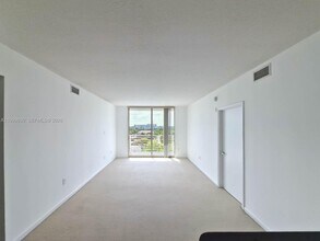 Building Photo - 2775 NE 187th St